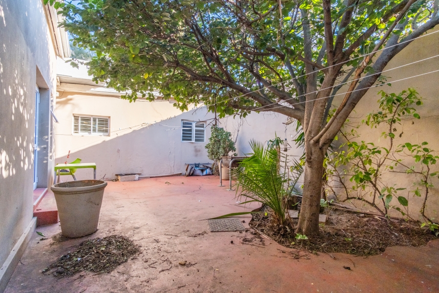 6 Bedroom Property for Sale in Woodstock Western Cape